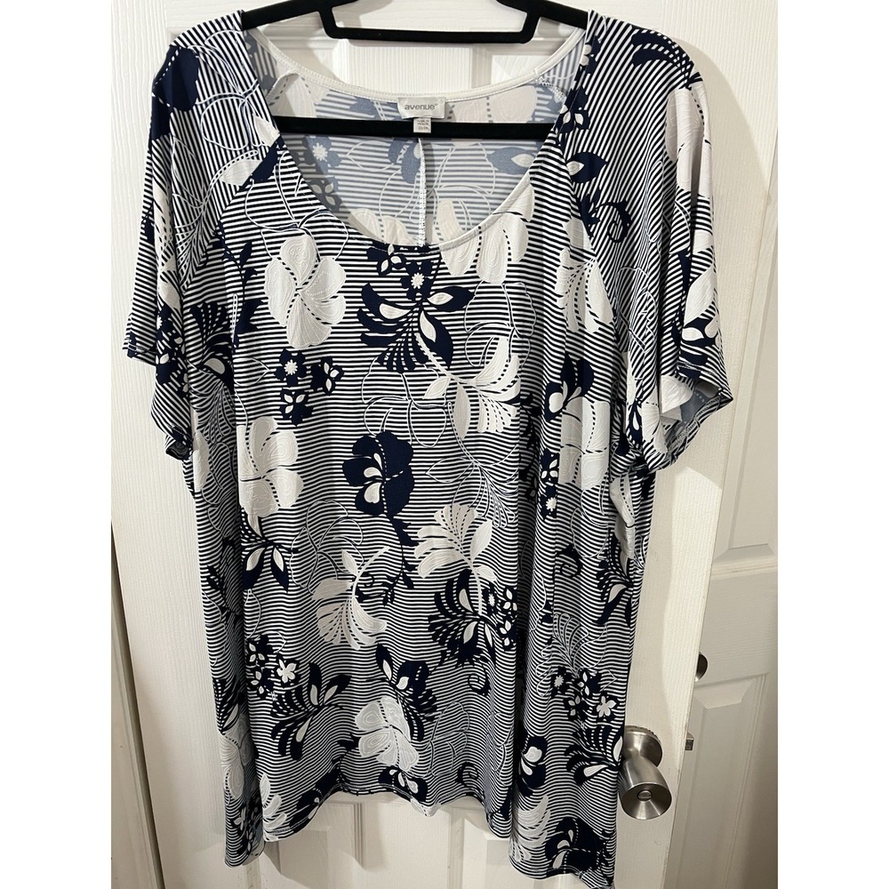 avenue womans 22/24 navy white floral striped blouse Asymmetrical Hem Silky Feel